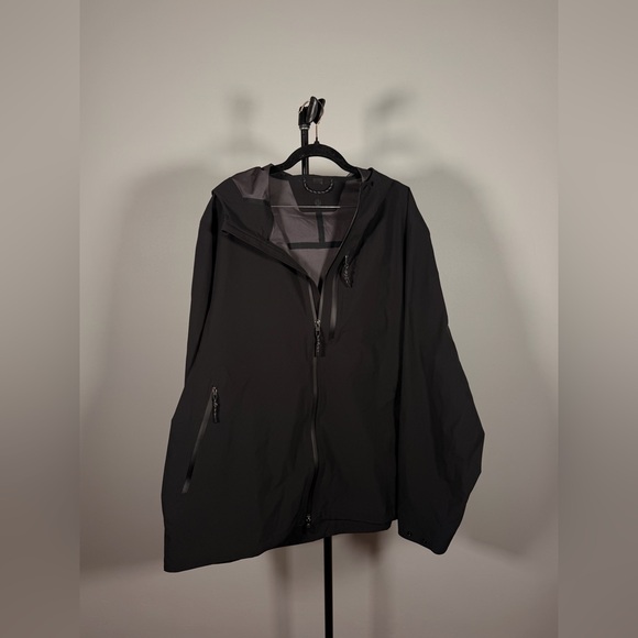 NWOT Lululemon City-to-Hike Waterproof Jacket Black - Picture 10 of 13